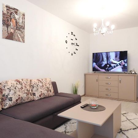 Trust Apartaments 2 Braşov Extérieur photo